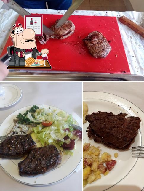 Peça refeições de carne no Real Village