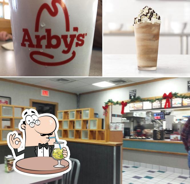 Arby's se distingue por su bebida y interior