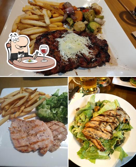 Comida em TGI Fridays T2 Check-In E: Sports Bar, Drinks, Hambúrguer, Happy Hour, Guarulhos SP