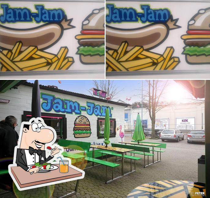 Parmi les diverses choses de la nourriture et la intérieur, une personne peut trouver sur Jam Jam