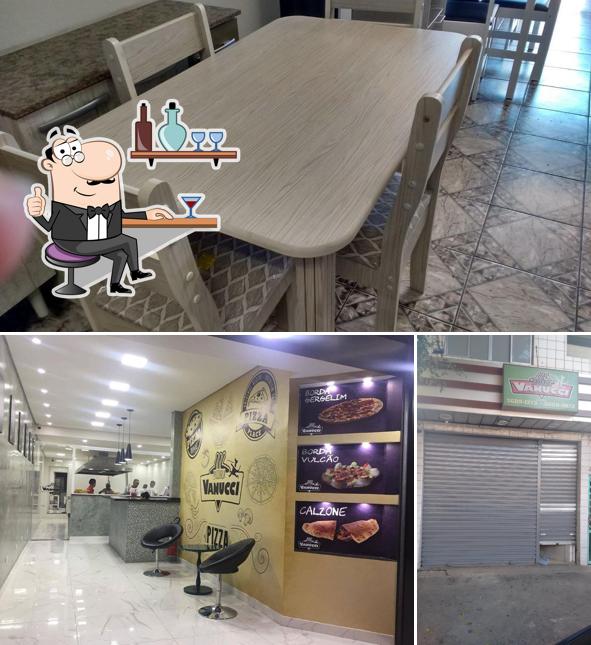 O interior do Pizzaria Vanucci