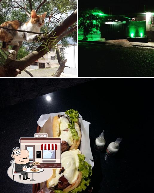 Esta é a imagem ilustrando exterior e comida no Cabronnástico