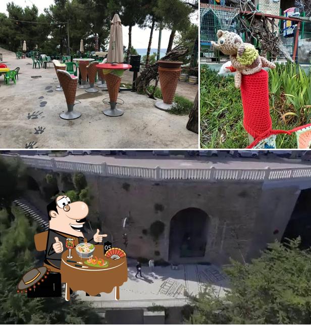 Questa è la immagine che raffigura la cibo e esterno di Zooart Ortona