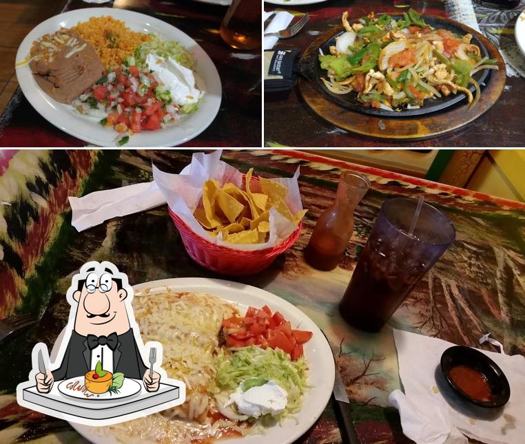 El Gallo Giro, 3991 Lamar Ave in Memphis Restaurant menu and reviews