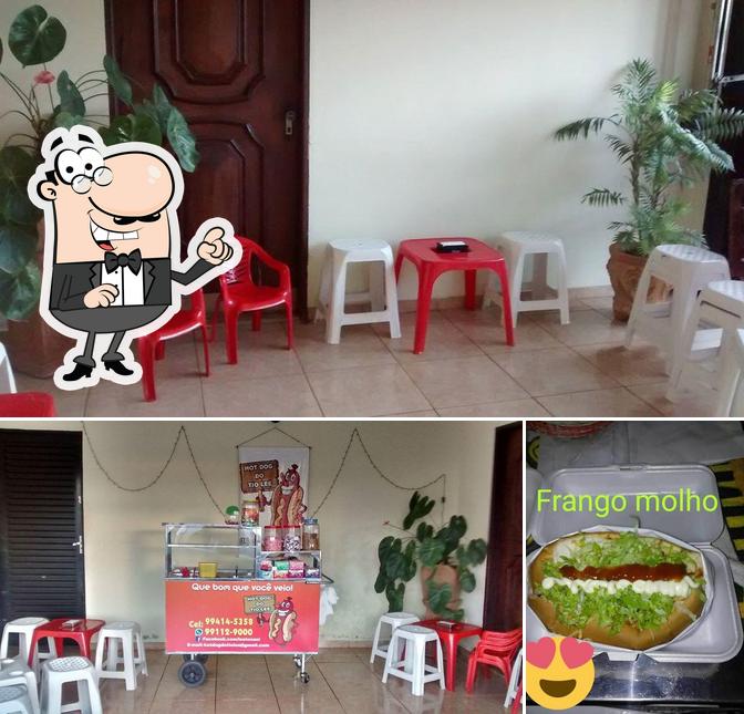 Dê uma olhada a foto ilustrando interior e comida no Hot Dog Do Tio Lee