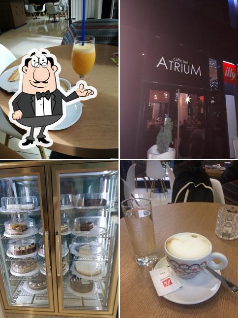 Dai un'occhiata agli interni di Atrium Coffee & Cakes