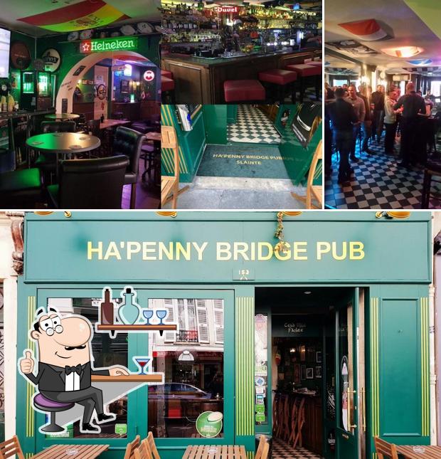 L'intérieur de Ha'Penny Bridge Pub