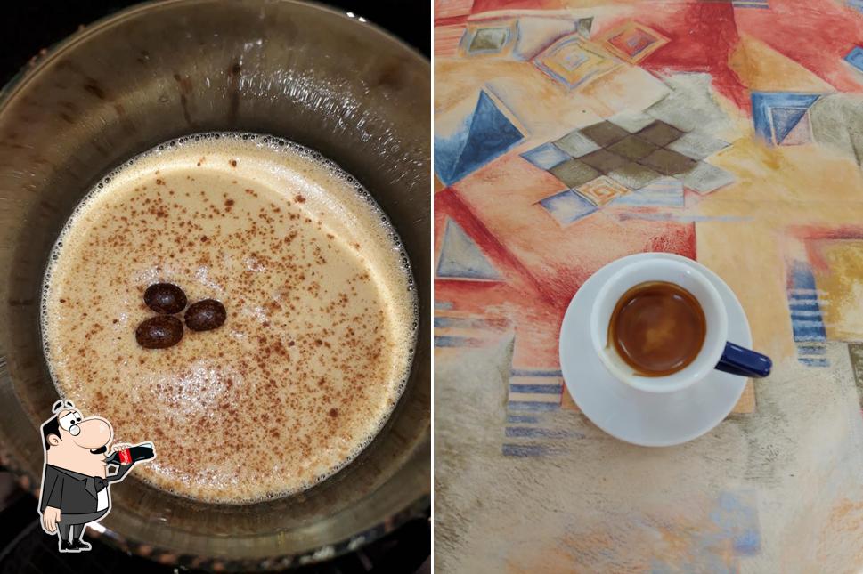 Goditi un drink dal menu