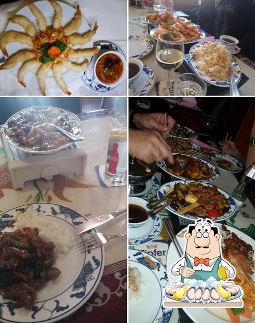 Get seafood at Asiarestaurant Wang Fu