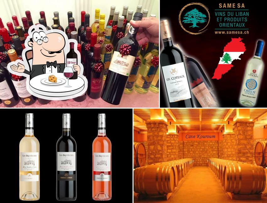 È gradevole godersi un bicchiere di vino a S.A.M.E. SA - Vins du Liban et Produits Orientaux