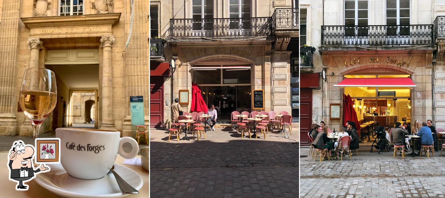 L'intérieur de Café Des Forges