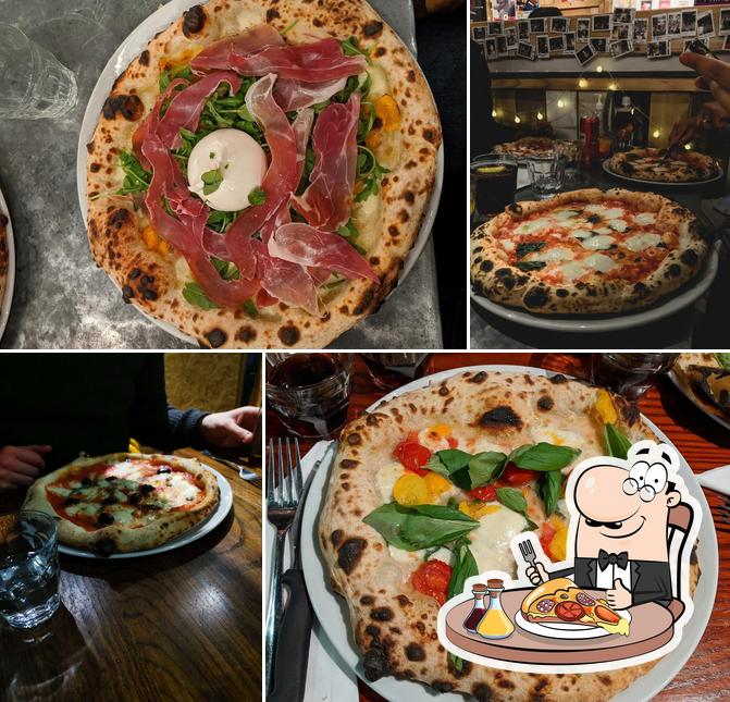 Pick pizza at Napoli Centro
