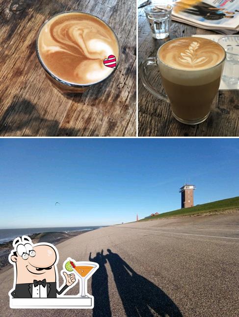 Las imágenes de bebida y exterior en Blue Zone Espresso Best Coffee Zandvoort