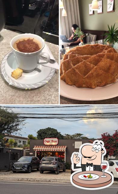 Confira a foto mostrando comida e exterior a Caffe Rosa