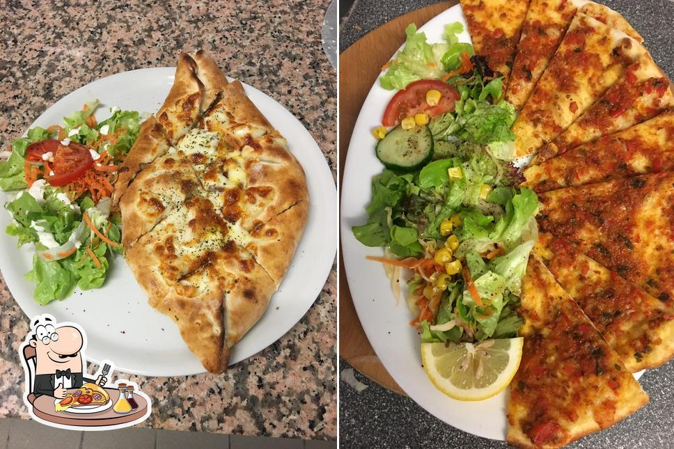 Elige una pizza en Umut Grill Haus