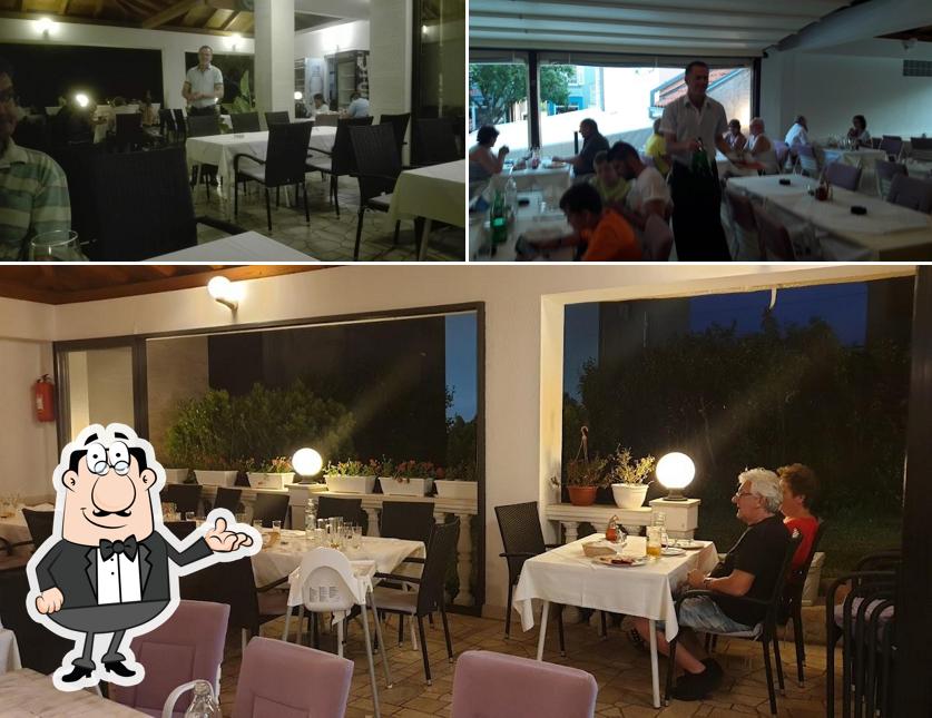 Dai un'occhiata agli interni di Antika Restaurant