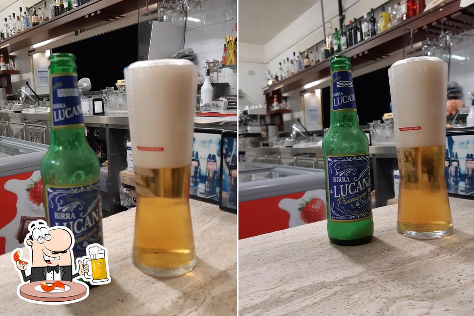 Puoi goderti un rinfrescante bicchiere di birra chiara o scura