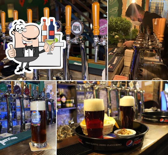 Dooley’s Irish Pub