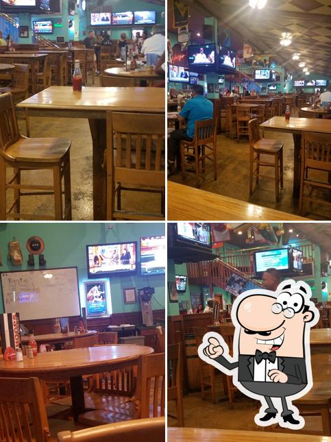 Hoops Grill & Sports Bar, 6733 Strawberry Ln in Louisville - Restaurant ...