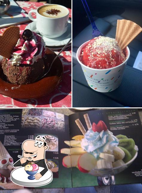 Eiscafé Riviera propose une éventail de desserts