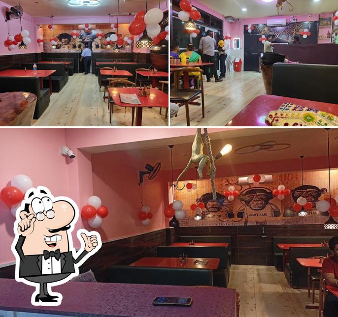 THE CAFE 33