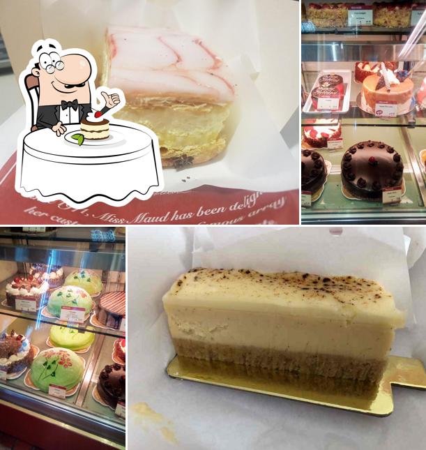 "Miss Maud Pastry Shop 97 Murray St" представляет гостям большой выбор сладких блюд