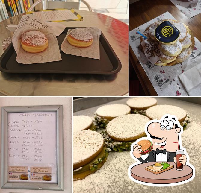 Prenditi un hamburger a Pasticceria La Moderna