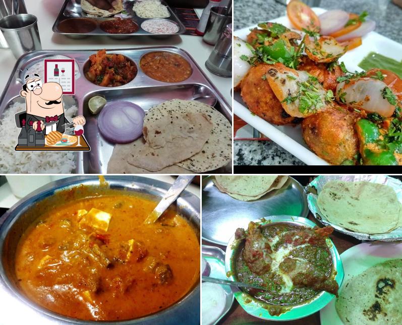 Meat meals are offered by Delhi Food Point