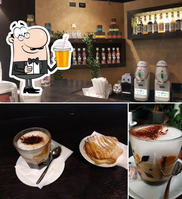 Goditi qualcosa da bere a Lì Coffee