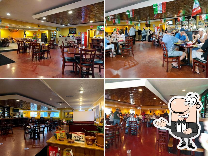 El Tapatio Authentic Mexican Restaurant & Bar, 677 W Laketon Ave in
