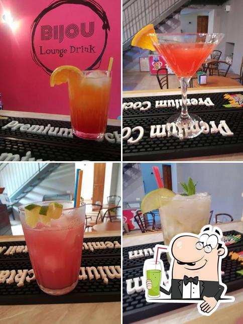 Bijou Lounge Drink te ofrece diferentes bebidas