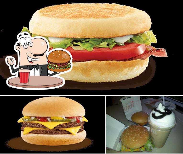 Побалуйте себя гамбургером в "McDonald's Macarthur Square II"