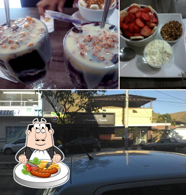 Entre diversos coisas, comida e exterior podem ser encontrados no Point do Açaí