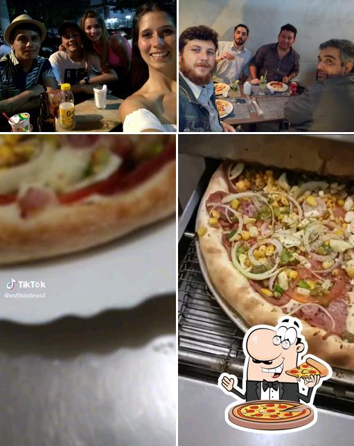 No Esfihas Brasil, você pode conseguir pizza