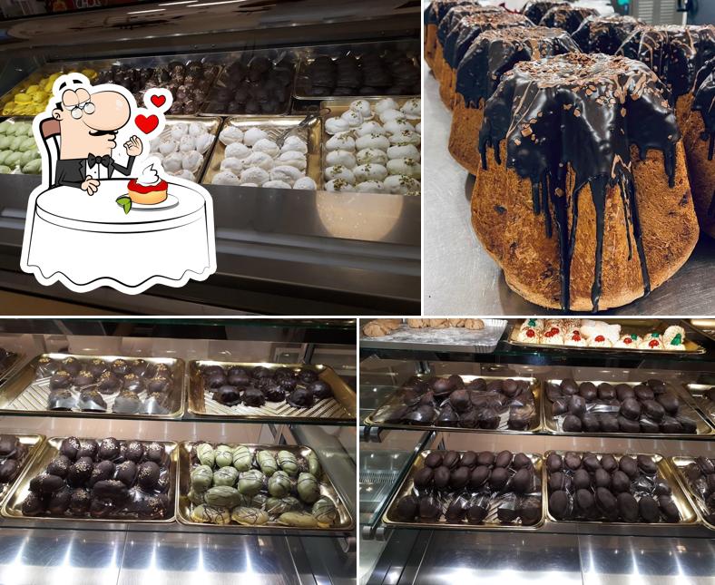 Dolci Momenti Sas Di Blandino Tommaso offre un'ampia varietà di dolci