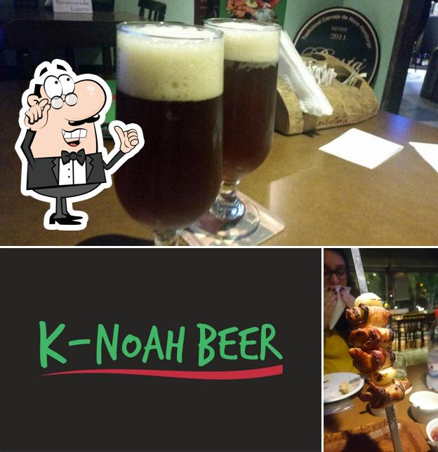 O interior do K-Noah Beer Restaurante e Cervejaria