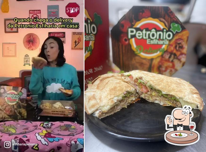 Comida em Esfiharia Petronio