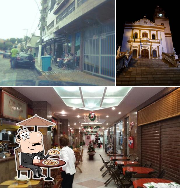A foto da exterior e interior no Coffe Coffe