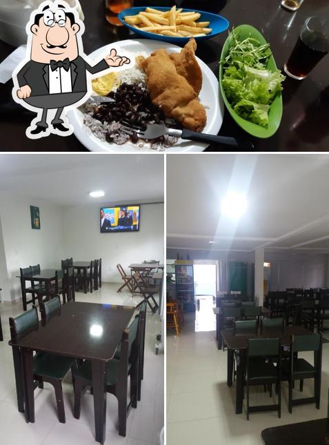 Entre diversos coisas, interior e comida podem ser encontrados no Casa do Xis