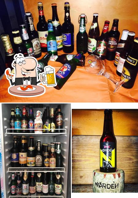 Puoi prenderti un rinfrescante bicchiere di birra chiara o scura