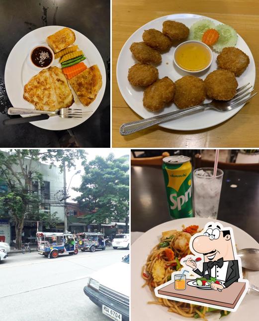 Mobile Steaks ถนนรางน้ำ steakhouse, Bangkok, 21 36 Rang Nam Alley