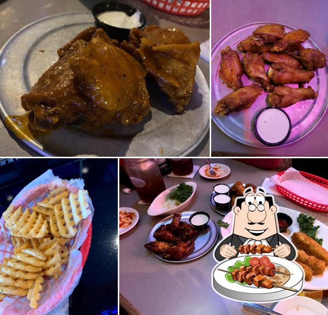 Pluckers Wing Bar, 10407 Katy Fwy in Houston Restaurant menu and reviews