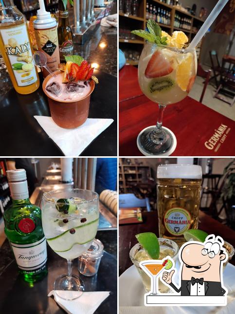 Tome uma bebida do menu
