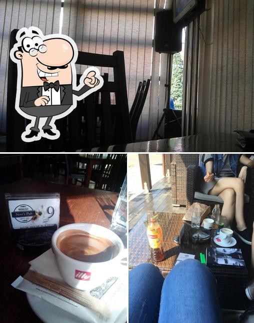 Las fotos de interior y bebida en Nevi's Pub