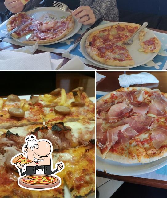 Scegli una pizza a Pizzeria "Pizza Food"