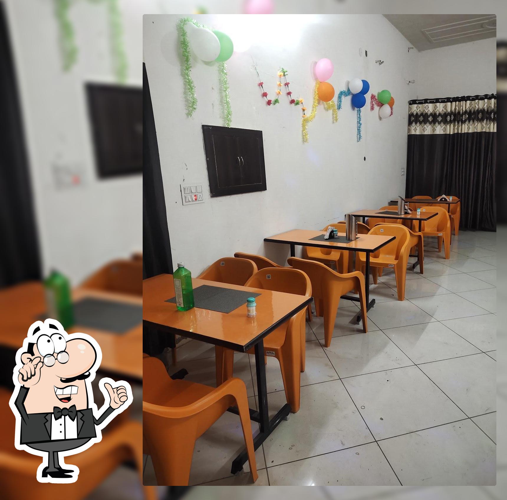 Day night chicken restaurant