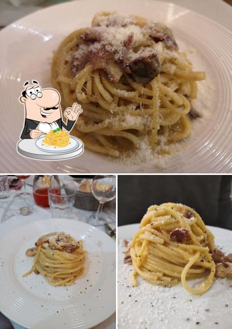 Spaghetti alla carbonara al Magna e Zitto Cucina Romana