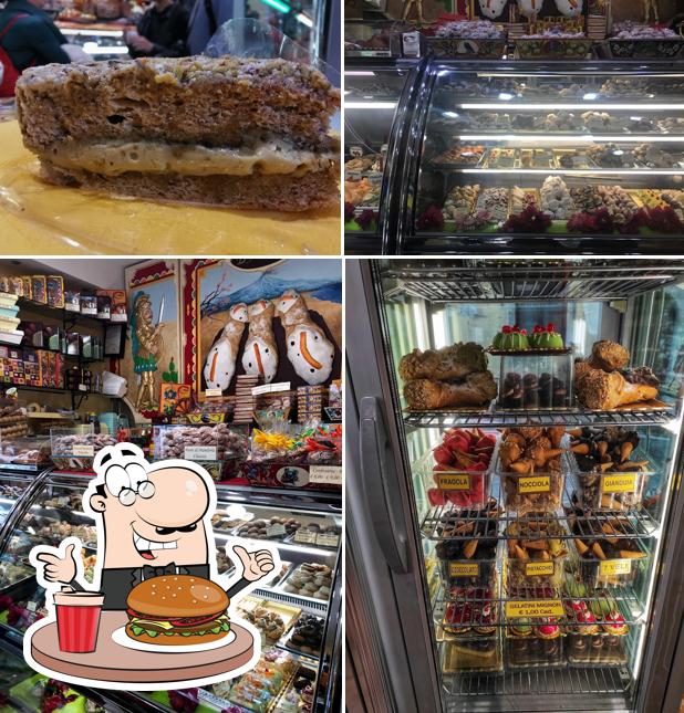 Prova un hamburger a Pasticceria Taormina D'Amore