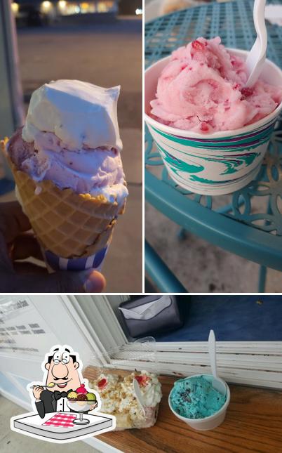 Ro's Harbor Scoops in Gloucester Restaurant menu and reviews