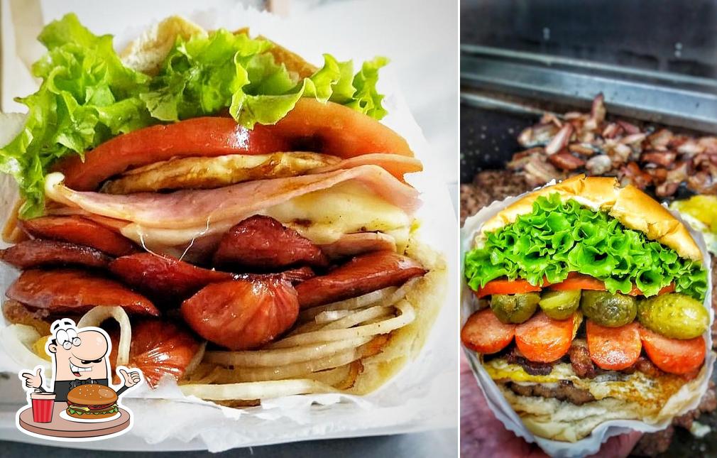 Tcheco Lanches serve uma seleção de opções para os amantes dos hambúrgueres